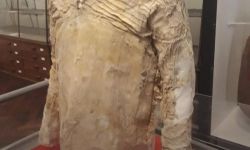 قصة أقدم فستان في العالم.. قطعة مصرية عمرها 5 آلاف عام